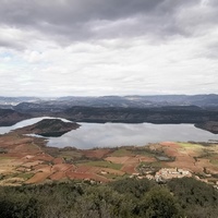 Photo de France - Le Cirque de Mourèze et le Lac du Salagou